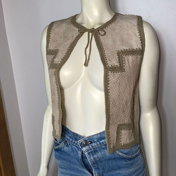 Vintage 60’s 70’s Boho Patchwork Suede Crochet Tie Neck Knit Vest Size Small - Picture 3 of 13
